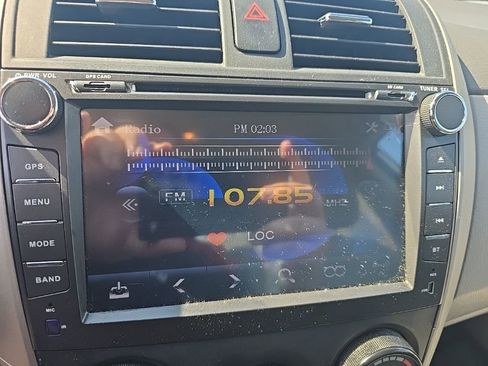 Used 2010 Toyota Corolla LE image 18