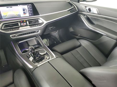 Used 2022 BMW X7 xDrive40i w/ Premium Package AWD/4WD image 19