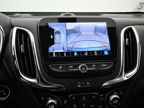 Used 2024 Chevrolet Equinox Premier FWD image 11