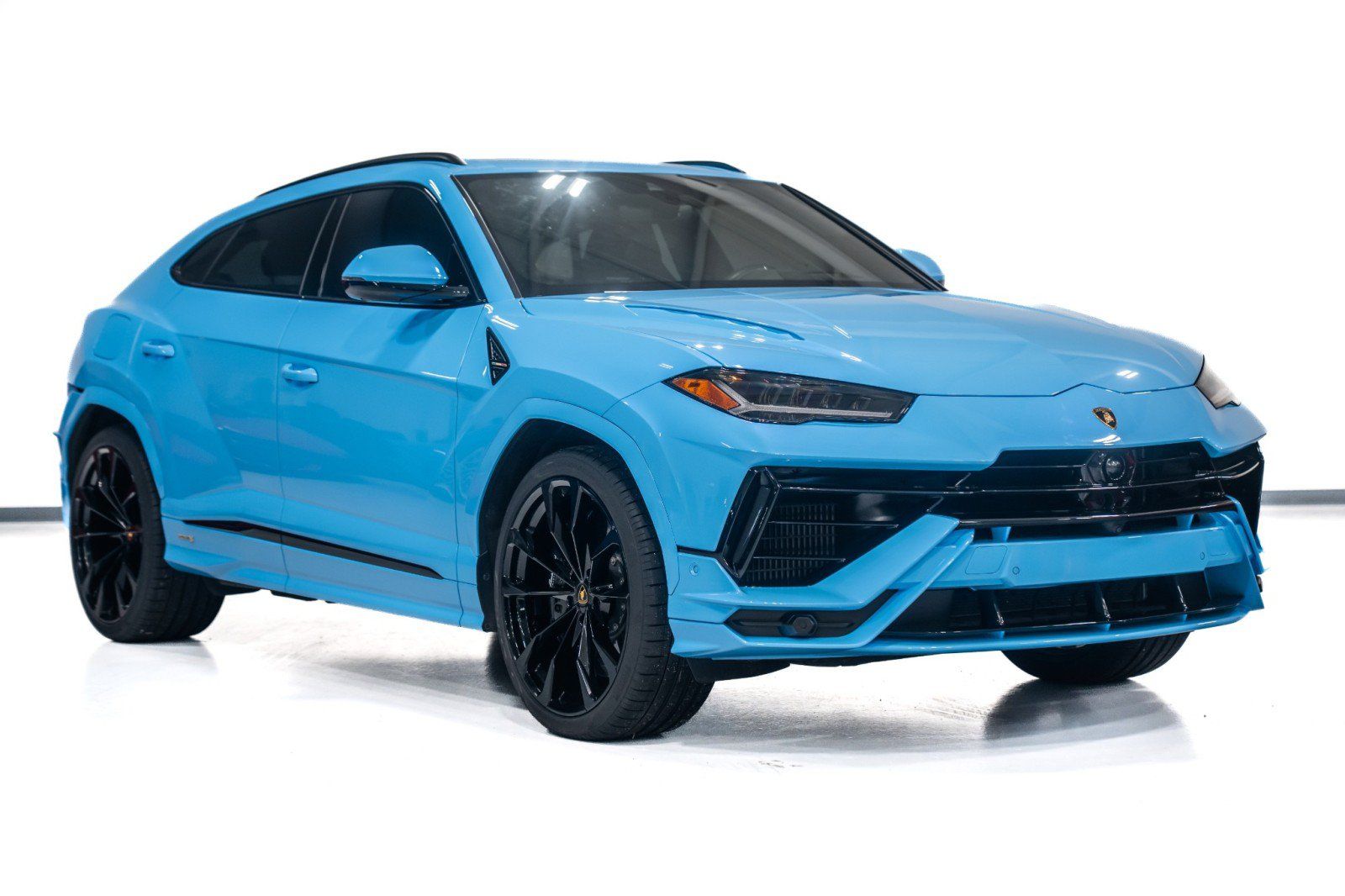 Used 2024 Lamborghini Urus S AWD/4WD image 2