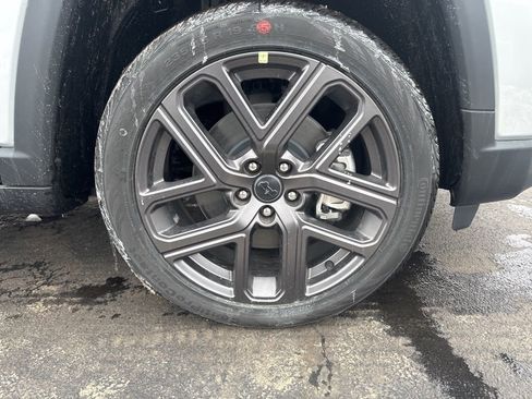 New 2026 Jeep Compass Latitude image 43