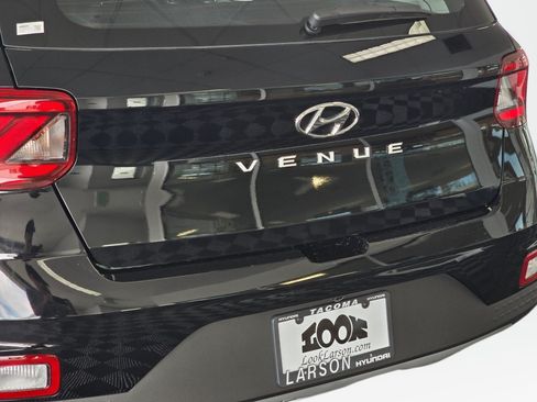 New 2026 Hyundai Venue SEL FWD image 13