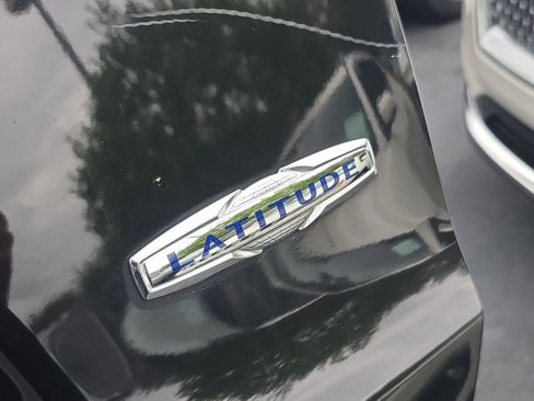 Used 2019 Jeep Cherokee Latitude Plus image 8