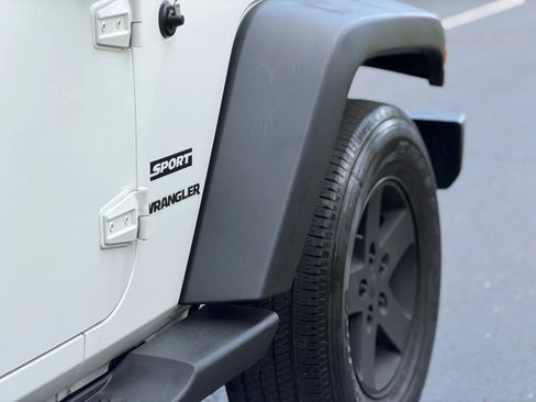 Used 2012 Jeep Wrangler Sport AWD/4WD image 11