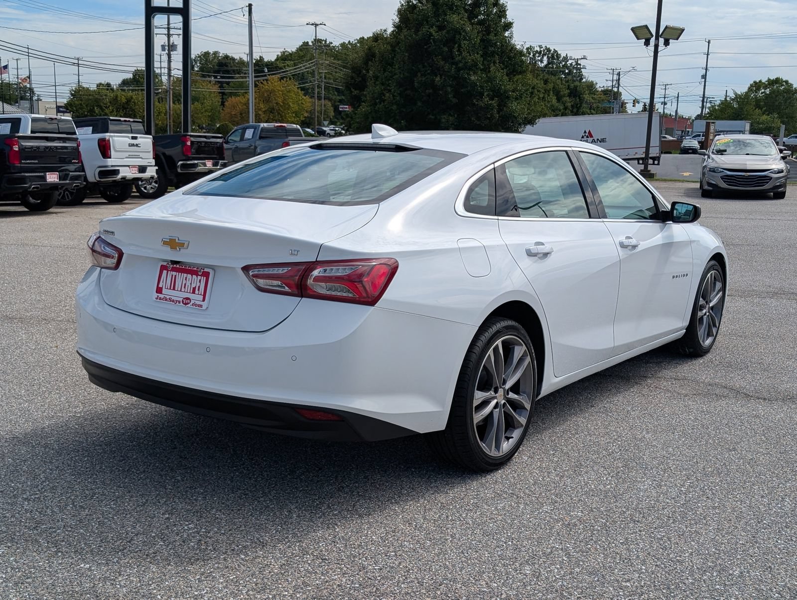 Used 2024 Chevrolet Malibu LT FWD image 3