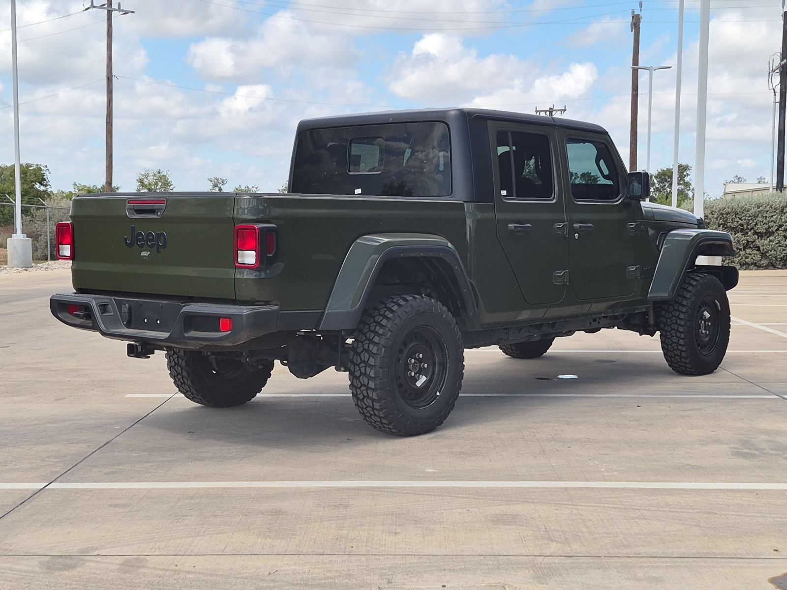 Used 2024 Jeep Gladiator Sport AWD/4WD image 3