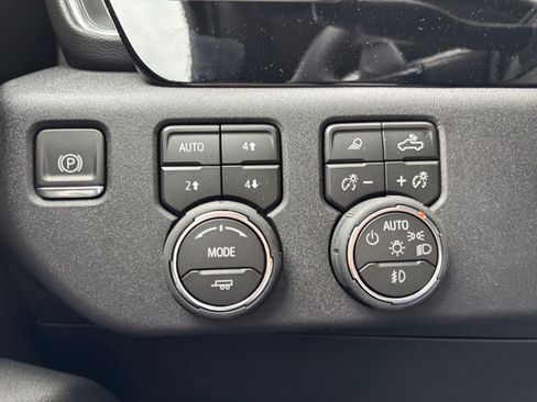 New 2026 Chevrolet Silverado 1500 LTZ w/ LTZ Premium Package AWD/4WD image 23