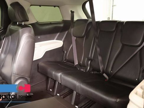 Used 2024 Kia Carnival EX FWD image 29