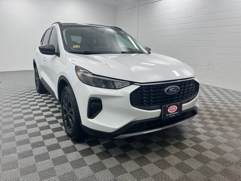 Used 2023 Ford Escape Active w/ Tech Pack #1 AWD/4WD image 1