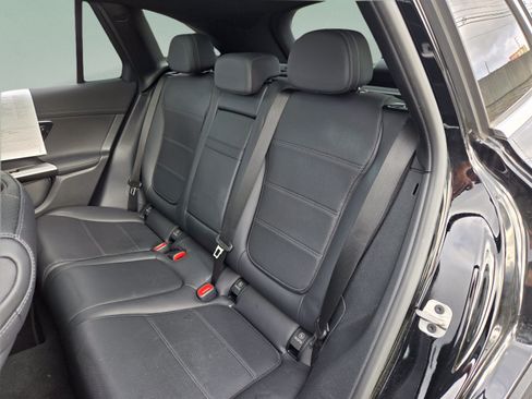 Used 2024 Mercedes-Benz GLC 300 4MATIC image 21