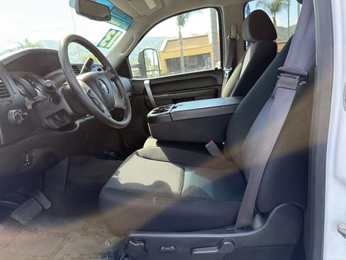Used 2013 Chevrolet Silverado 2500 LT w/ Interior Plus Package image 21