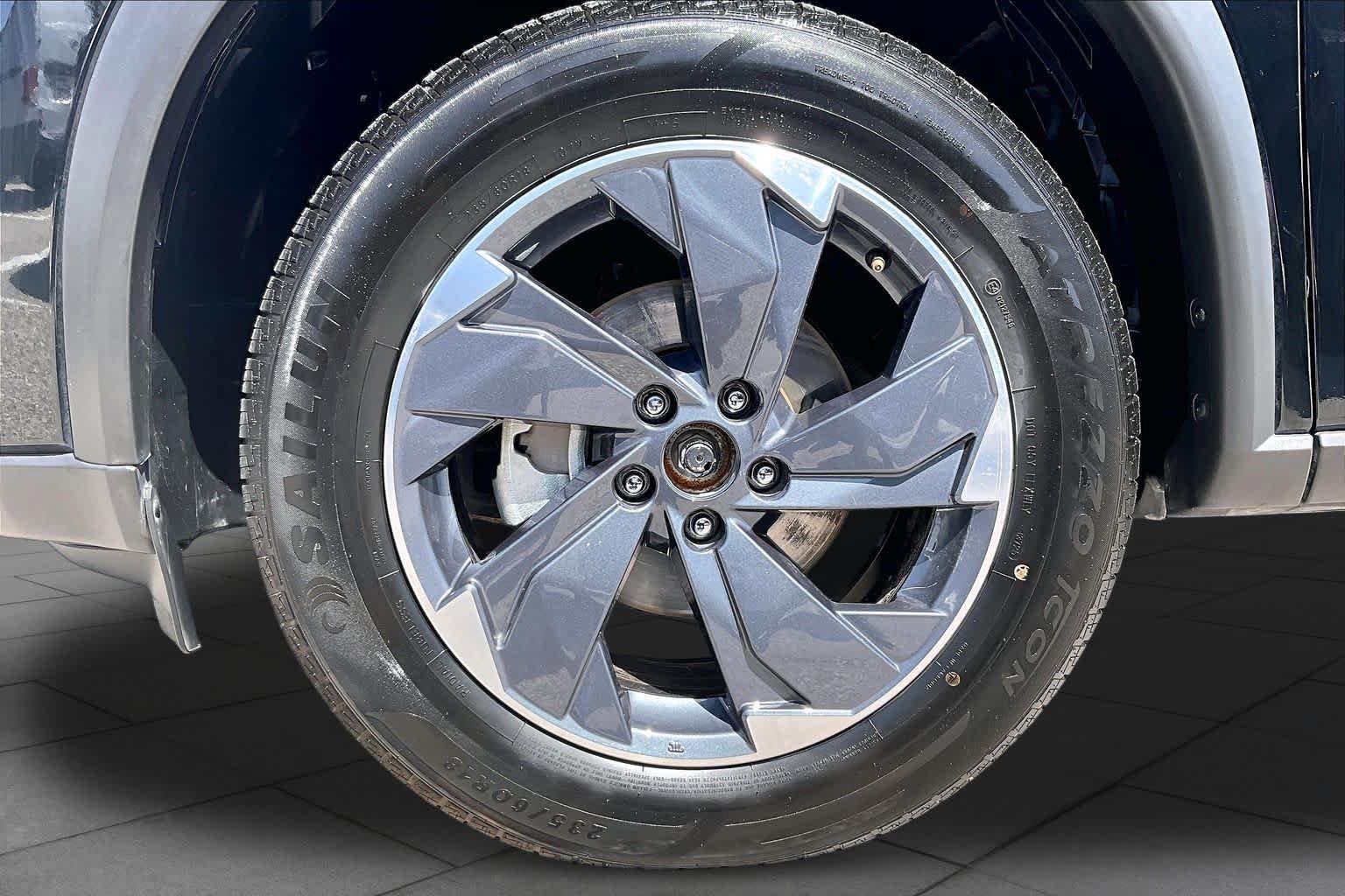 Used 2025 Nissan Rogue SV FWD image 11