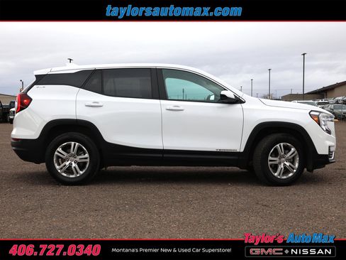 Used 2024 GMC Terrain SLE image 3