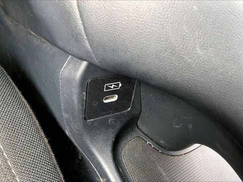 Used 2025 Honda HR-V LX image 36