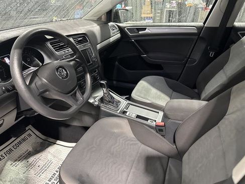 Used 2016 Volkswagen e-Golf SE image 14