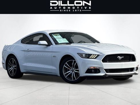 Used 2017 Ford Mustang GT RWD image 2