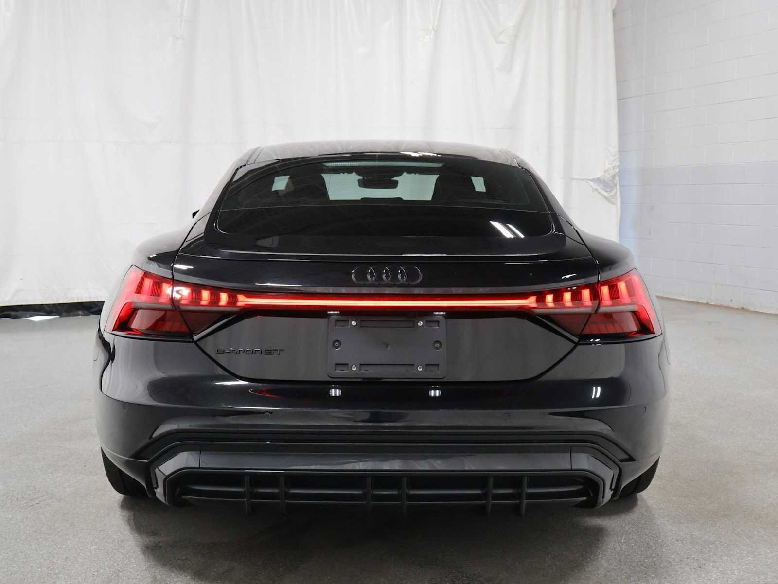 Used 2022 Audi e-tron GT Premium Plus AWD/4WD image 8