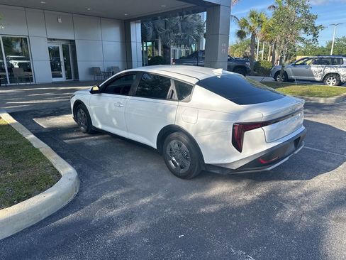 Used 2025 Kia K4 LX image 4