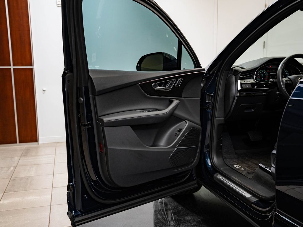 Used 2023 Audi Q7 3.0T Premium Plus AWD/4WD image 30
