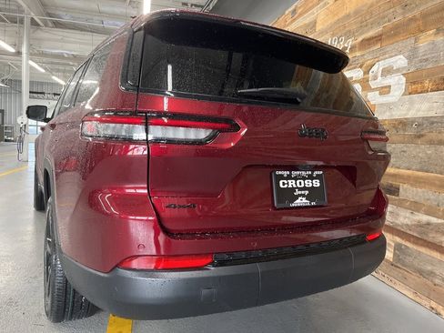 New 2025 Jeep Grand Cherokee L Altitude image 23