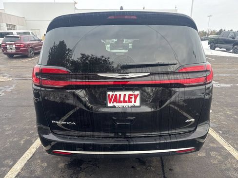 New 2026 Chrysler Pacifica Pinnacle AWD/4WD image 12