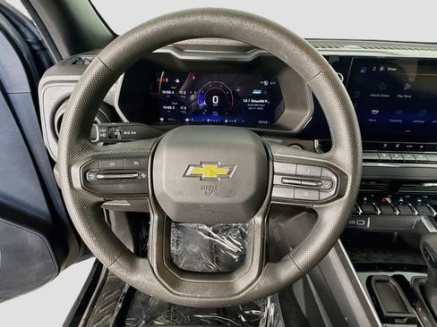 Used 2025 Chevrolet Colorado W/T w/ Advanced Trailering Package RWD image 13