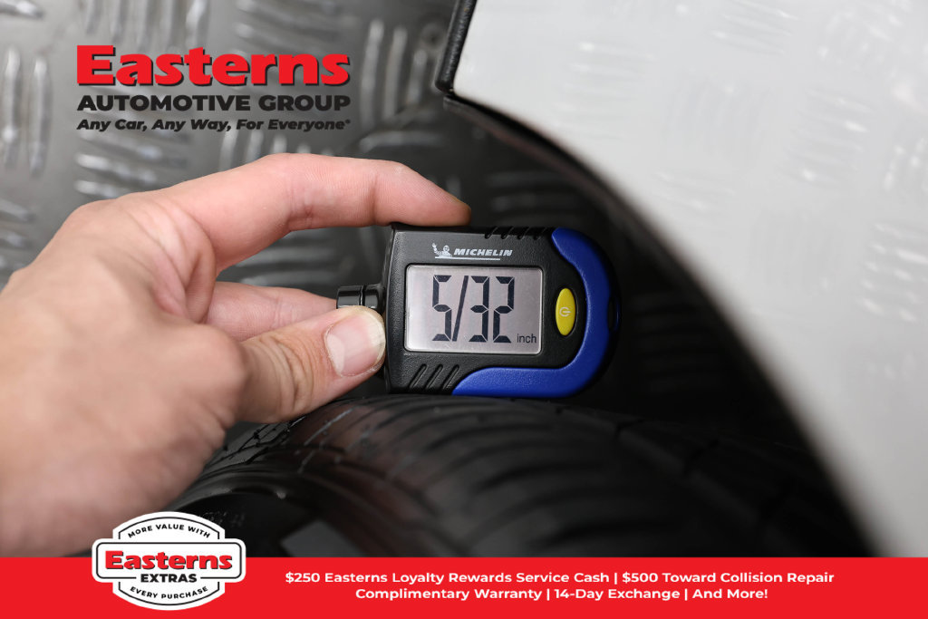 Used 2018 Ford Focus SE w/ Cold Weather Package FWD image 28