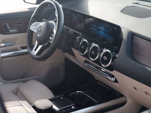 Used 2022 Mercedes-Benz GLA 250 4MATIC image 12