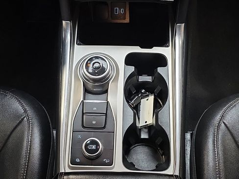 Used 2021 Ford Explorer Limited image 24