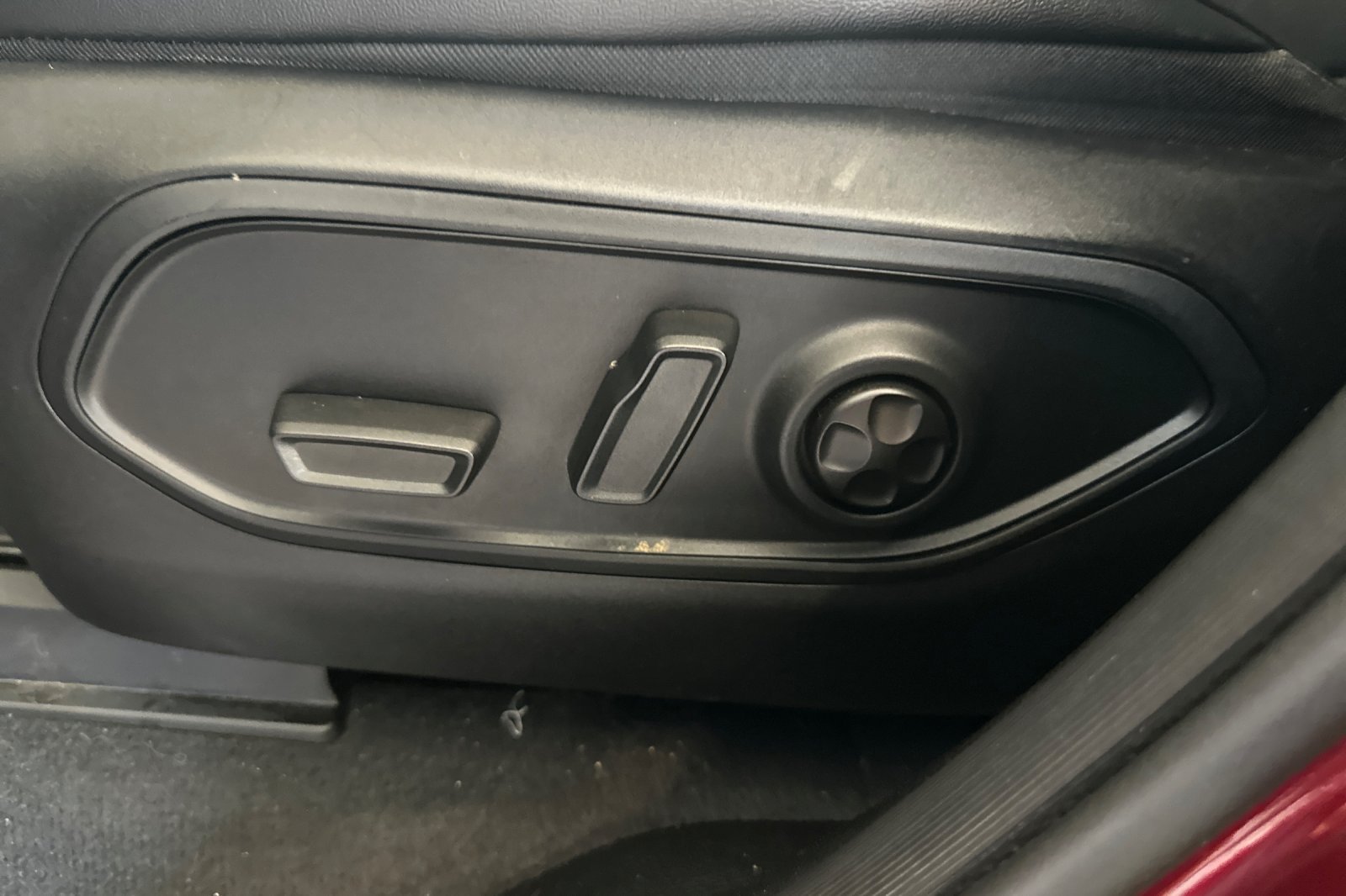 Used 2023 Jeep Grand Cherokee Altitude AWD/4WD image 15