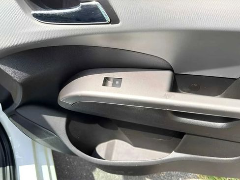 Used 2020 Chevrolet Sonic Premier image 21