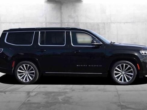 Used 2023 Jeep Grand Wagoneer Series II AWD/4WD image 5