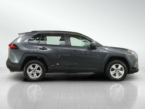 Used 2021 Toyota RAV4 LE AWD/4WD image 6