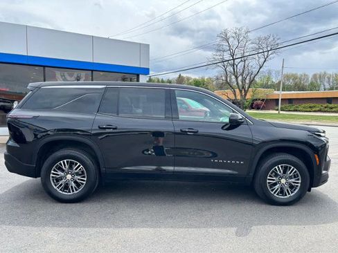 Used 2024 Chevrolet Traverse LS FWD image 13