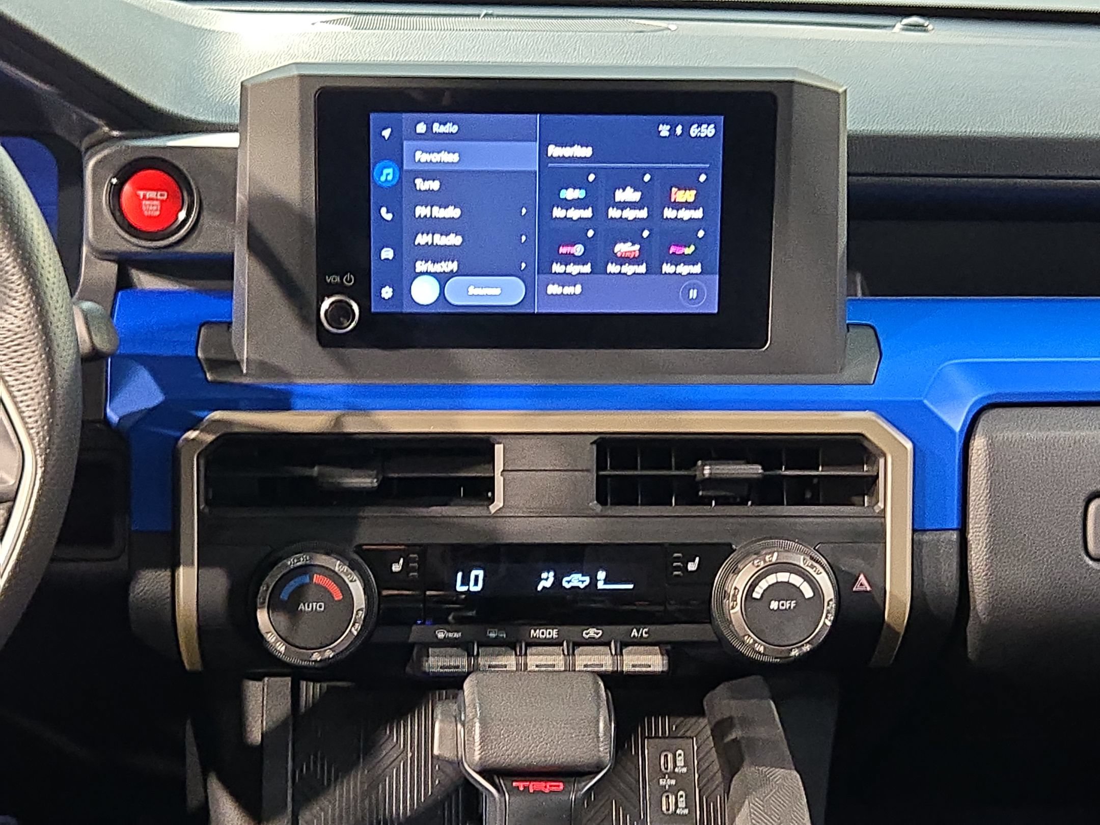 Certified 2025 Toyota Tacoma TRD Off-Road AWD/4WD image 16