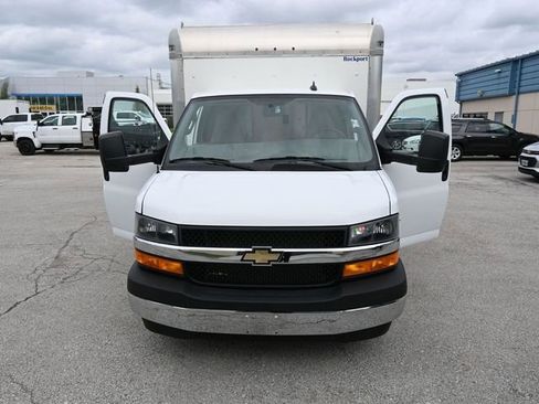 Used 2022 Chevrolet Express 3500 w/ Power Convenience Package RWD image 7