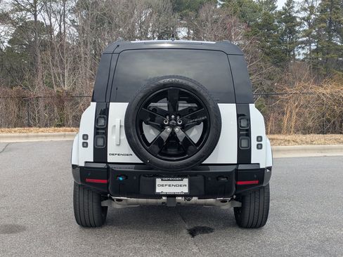 New 2026 Land Rover Defender 110 X-Dynamic SE image 6