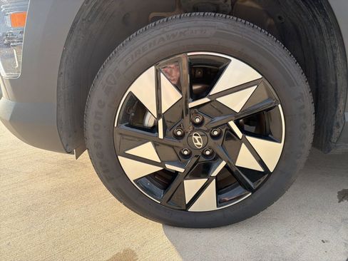 Used 2024 Hyundai Kona SEL AWD/4WD image 10