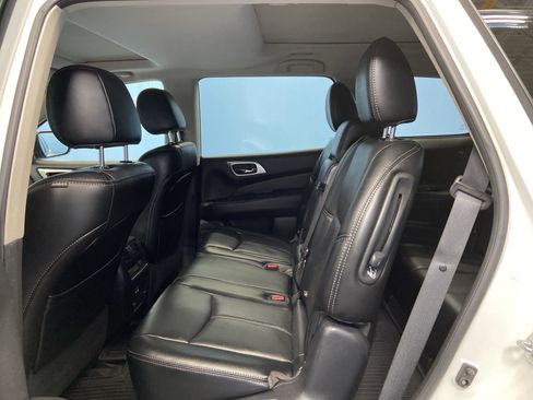 Used 2017 Nissan Pathfinder Platinum w/ Midnight Edition Package image 25