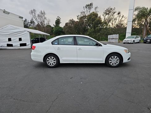 Used 2014 Volkswagen Jetta S image 4