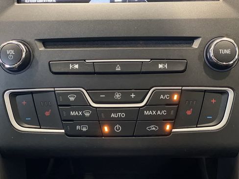 Used 2016 Ford Fusion SE w/ Equipment Group 502A FWD image 21