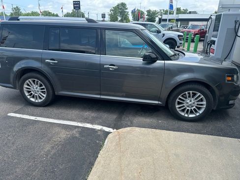 Used 2018 Ford Flex SEL w/ Class III Trailer Tow Package AWD/4WD image 4