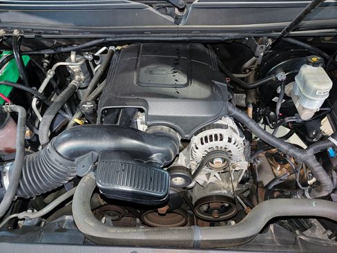Used 2014 Chevrolet Suburban LT AWD/4WD image 56