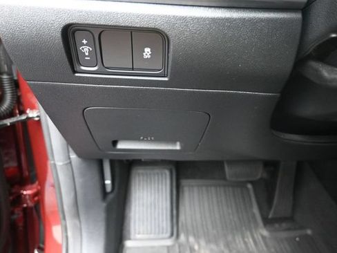 Used 2025 Kia Sorento LX FWD image 16