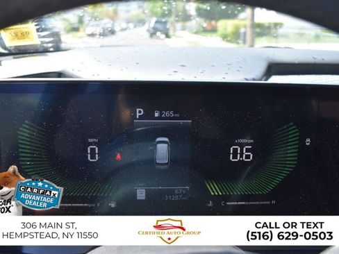 Used 2025 Kia Carnival FWD image 17