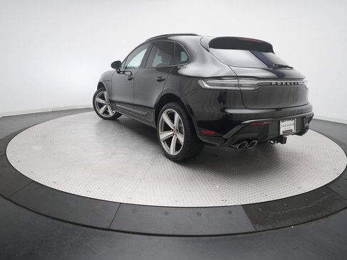 Certified 2026 Porsche Macan AWD/4WD image 3