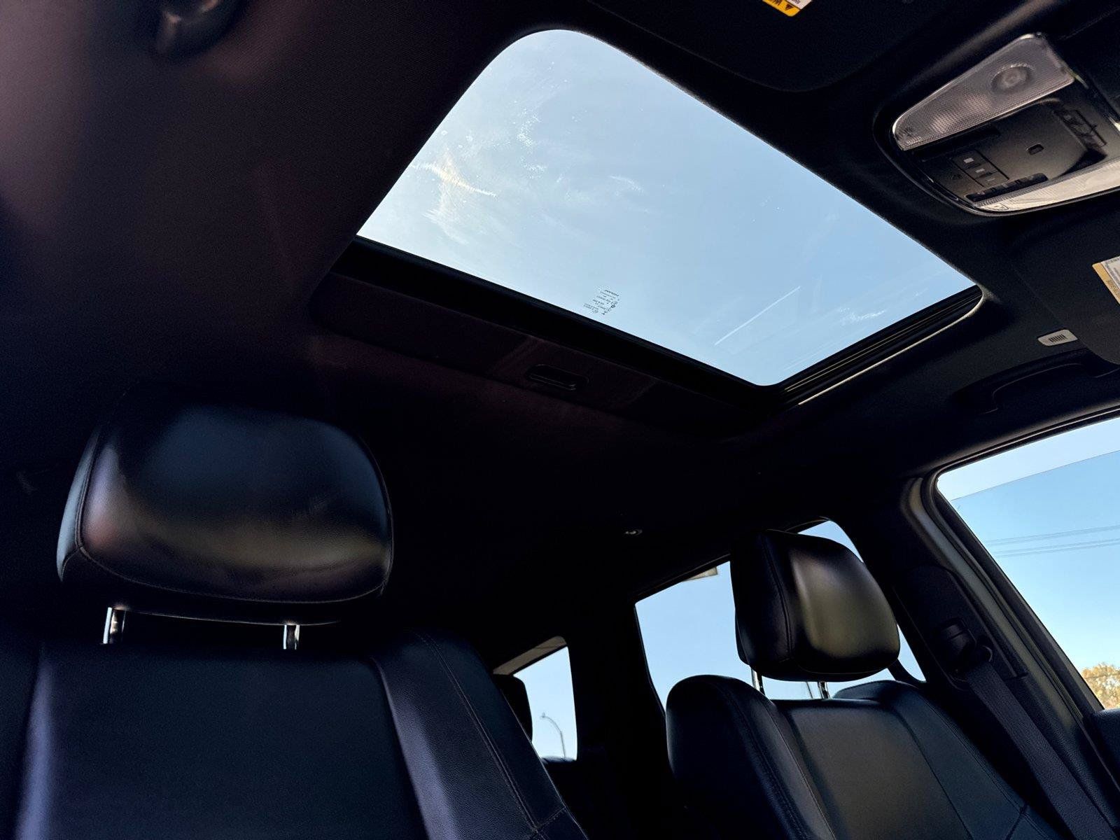 Used 2020 Jeep Grand Cherokee Limited AWD/4WD image 17
