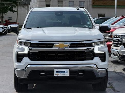 Used 2023 Chevrolet Silverado 1500 LT AWD/4WD image 2