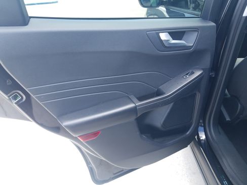 Used 2021 Ford Escape SE w/ SE Sport Appearance Package FWD image 11