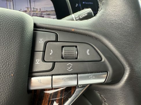 Used 2023 Cadillac Escalade ESV Luxury RWD image 21